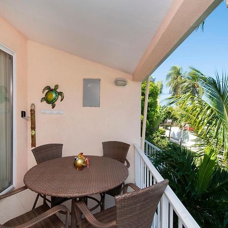 Beach Living At Island Pine Villas Blaw George Town Exterior foto