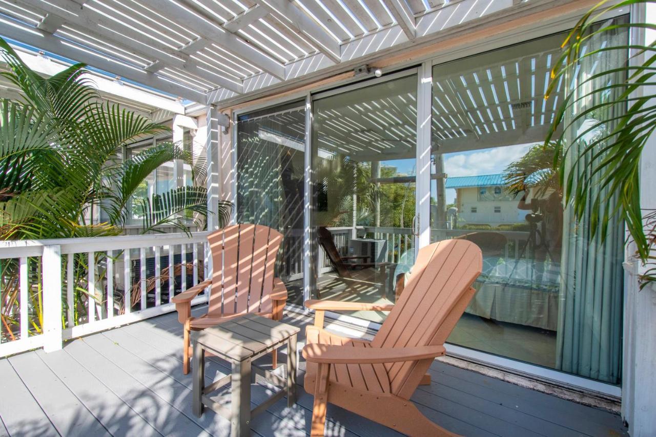Beach Living At Island Pine Villas Blaw George Town Exterior foto