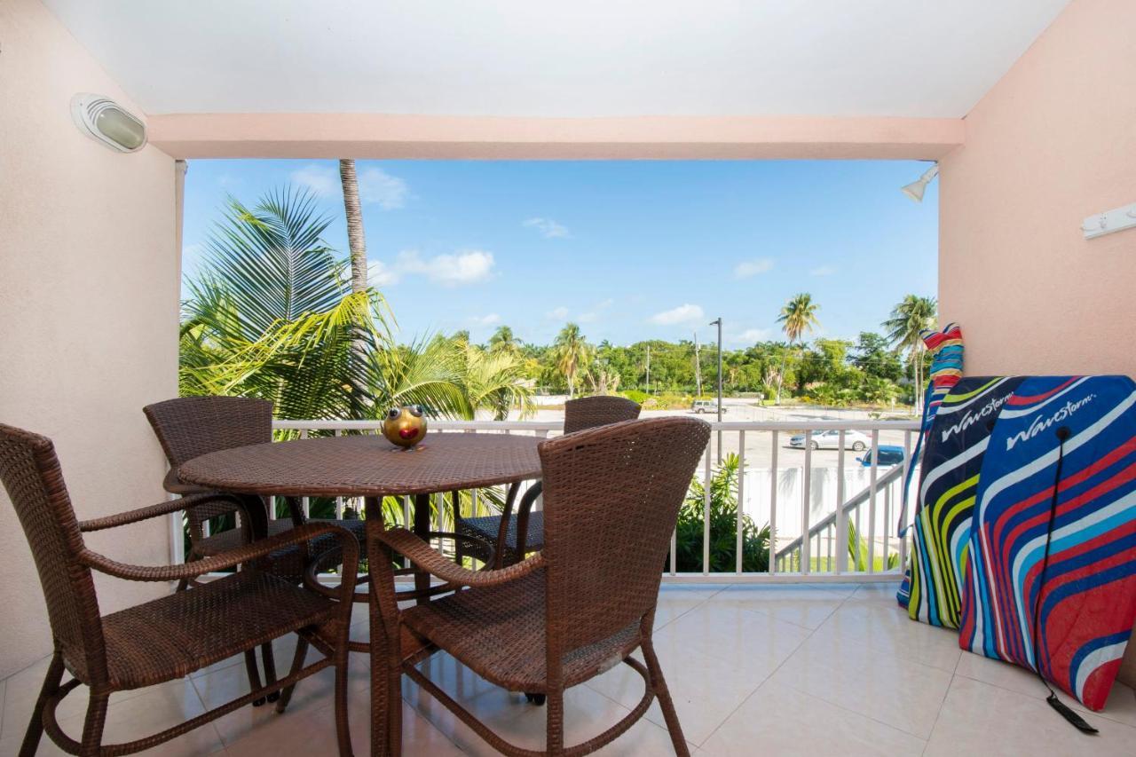 Beach Living At Island Pine Villas Blaw George Town Exterior foto